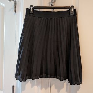 Chiffon fully lined pleated black skirt women's S